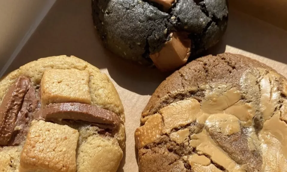 Trois cookies gourmands au chocolat assortis