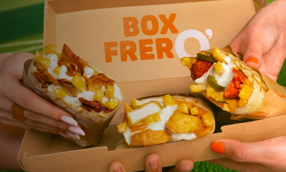 Box de wraps garnis de frites et sauce